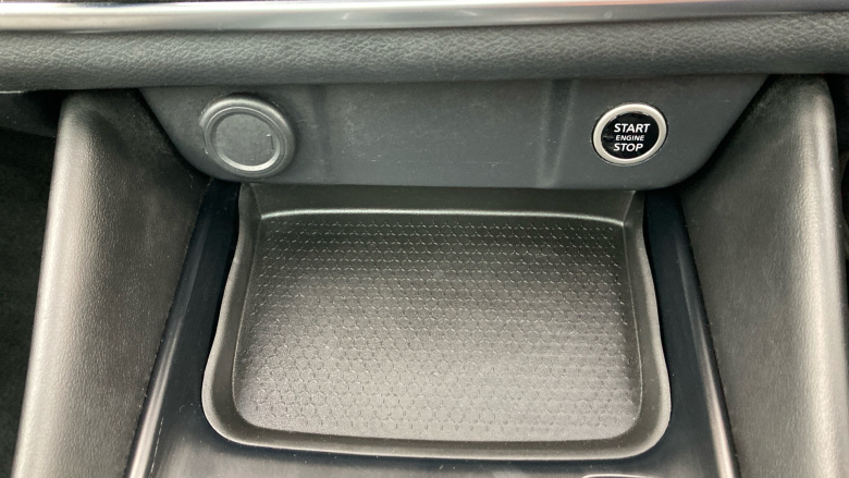 Nissan Qashqai 1.3 DiG-T MH 158 N-Connecta 5dr Xtronic Petrol Hatchback